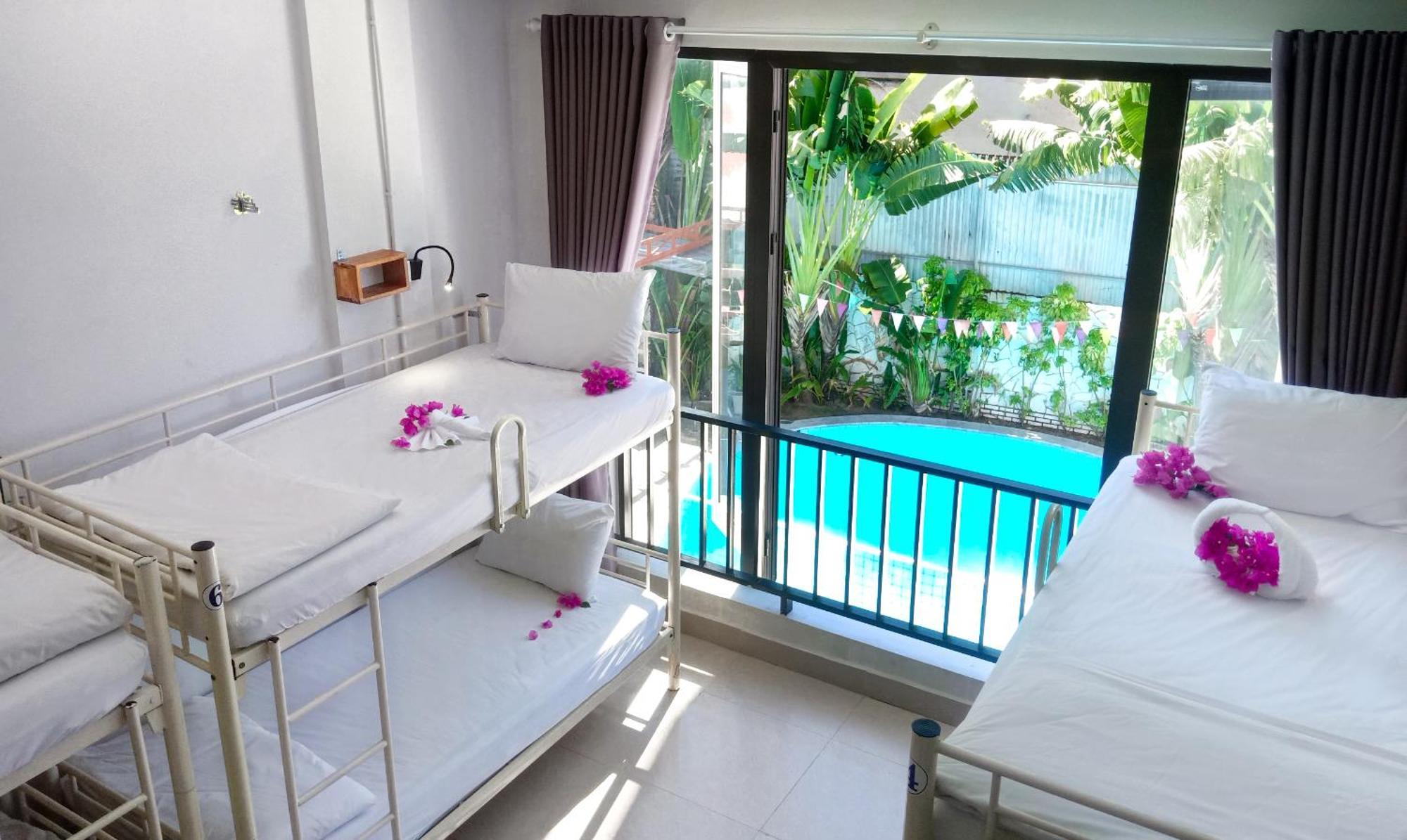 Bed Station Hostel & Pool Bar Hoi An " Former Sunflower" Dış mekan fotoğraf